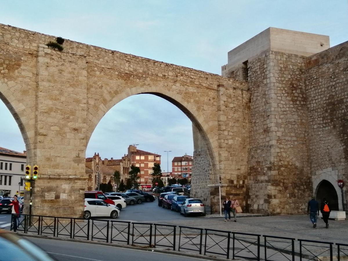 Estudios Los Arcos 特鲁埃尔 外观 照片